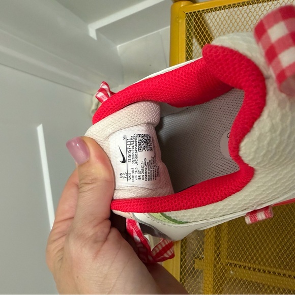 Nike RYZ 365 II Sneakers – White & Pink Gingham – Women’s Size 7.5 - Picture 6 of 8